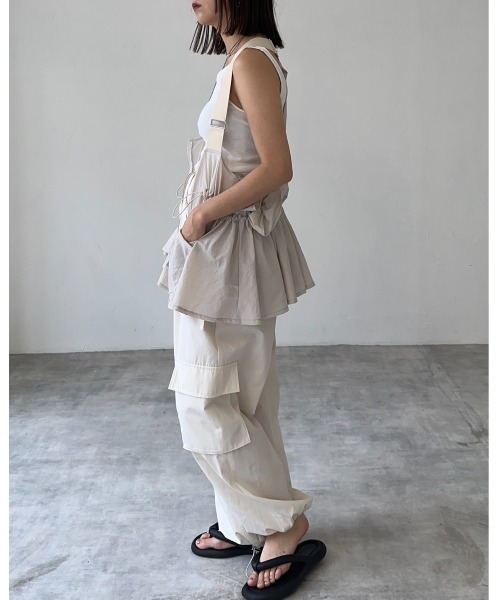 leimn（レイムン）の「ドロストサスペンダートップス（ベスト・レディース・ブラック/ベージュ・M）」の13枚目の写真