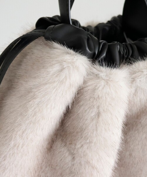 CACHELLIE（カシェリエ）の「【Cachellie/カシェリエ】ファードロストショルダートートバッグ（トートバッグ・レディース・ブラウン/キナリ・FREE）」の13枚目の写真