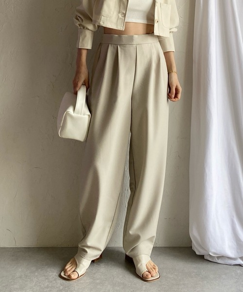 She's Closet(シーズクローゼット)の「ハイウエストタック入りワイドスラックスカーブパンツ(スラックス・レディース・ブラック/モカ/チャコールグレー/マスタード/サンドベージュ/ブルーグレー/グレイッシュベージュ/カーキ・FREE)」の6枚目の写真