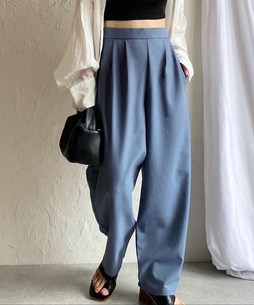 She's Closet(シーズクローゼット)の「ハイウエストタック入りワイドスラックスカーブパンツ(スラックス・レディース・ブラック/モカ/チャコールグレー/マスタード/サンドベージュ/ブルーグレー/グレイッシュベージュ/カーキ・FREE)」の4枚目の写真