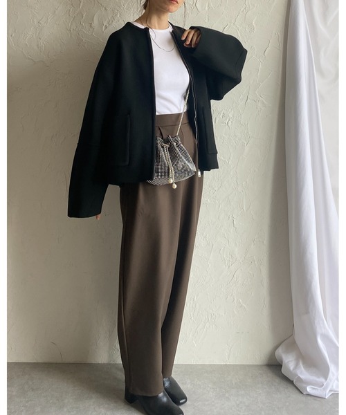 She's Closet(シーズクローゼット)の「ハイウエストタック入りワイドスラックスカーブパンツ(スラックス・レディース・ブラック/モカ/チャコールグレー/マスタード/サンドベージュ/ブルーグレー/グレイッシュベージュ/カーキ・FREE)」の16枚目の写真