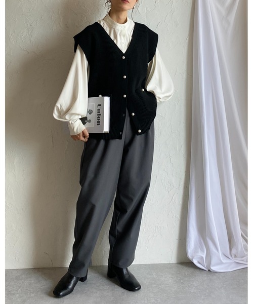 She's Closet(シーズクローゼット)の「ハイウエストタック入りワイドスラックスカーブパンツ(スラックス・レディース・ブラック/モカ/チャコールグレー/マスタード/サンドベージュ/ブルーグレー/グレイッシュベージュ/カーキ・FREE)」の20枚目の写真
