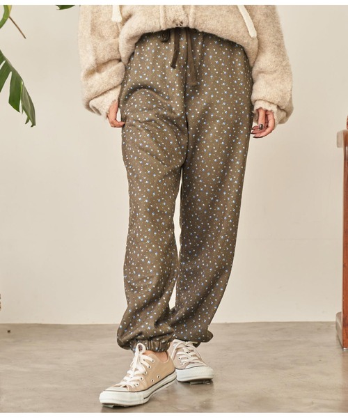 anap mimpi（アナップミンピ）の「小花柄 ジョガー 裏毛 スウェット パンツ【セットアップ対応】（スウェットパンツ・レディース・ピンク/ダークグレー/アイボリー・FREE）」の11枚目の写真