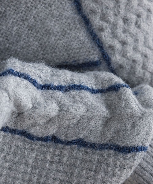 FURRY（ファーリー）の「ファンシーラインケーブルプルオーバー（ニット/セーター・レディース・黄土色系1/ライトブルーグレー/ブラック×ブラック/オフホワイト・FREE）」の17枚目の写真