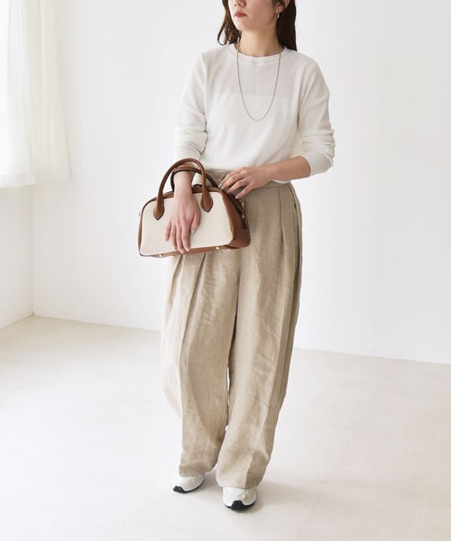 quaranciel(カランシエル)の「quaranciel:〈洗濯機可能〉ワッフル クルーネック ラウンドヘム カットソー(Tシャツ/カットソー・レディース・ブラック/ホワイト/ライトグレー・ONE SIZE)」の4枚目の写真