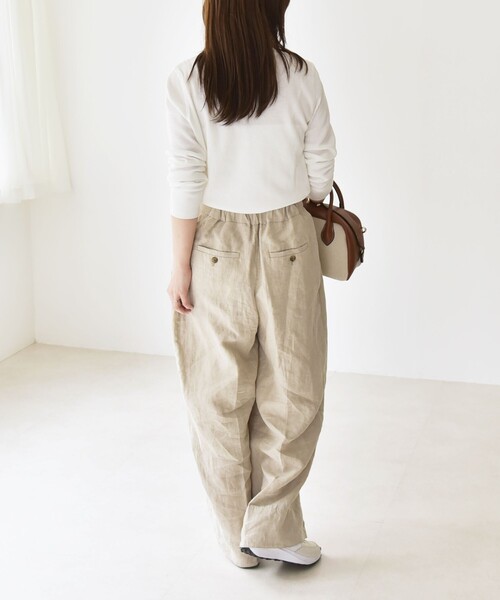 quaranciel(カランシエル)の「quaranciel:〈洗濯機可能〉ワッフル クルーネック ラウンドヘム カットソー(Tシャツ/カットソー・レディース・ブラック/ホワイト/ライトグレー・ONE SIZE)」の5枚目の写真