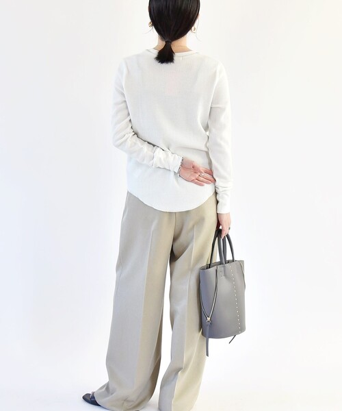 quaranciel(カランシエル)の「quaranciel:〈洗濯機可能〉ワッフル クルーネック ラウンドヘム カットソー(Tシャツ/カットソー・レディース・ブラック/ホワイト/ライトグレー・ONE SIZE)」の13枚目の写真
