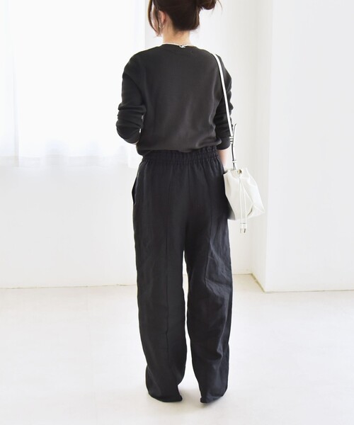 quaranciel(カランシエル)の「quaranciel:〈洗濯機可能〉ワッフル クルーネック ラウンドヘム カットソー(Tシャツ/カットソー・レディース・ブラック/ホワイト/ライトグレー・ONE SIZE)」の22枚目の写真