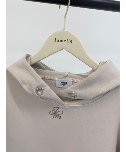 JUMELLE（ジュメロ）の「muff pocket hoodie（パーカー・レディース・ベージュ・FREE）」の4枚目の写真