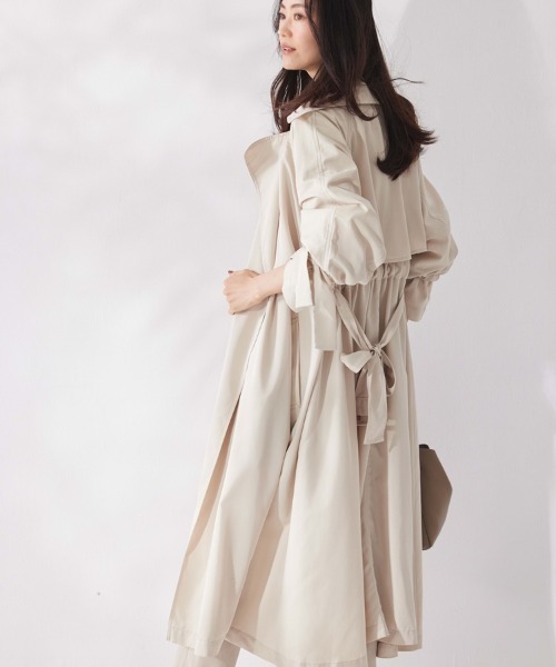 M.deux（エムドゥ）の「◎エアリートッパートレンチコート◎（トレンチコート・レディース・ベージュ/ライトグレー・MEDIUM）」の2枚目の写真