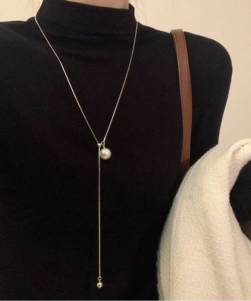 LA VORAGINE（ラ ヴォラジネ）の「アレルギー対応エコパールロングネックレス（ネックレス・レディース・ゴールド/シルバー/グレー・FREE）」の7枚目の写真