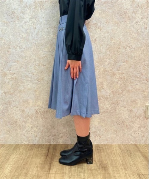 axes femme POETIQUE(アクシーズファムポエティック)の「ビット付プリーツロングスカート(スカート・レディース・ブラック/グリーン/ブルーグレー・MEDIUM)」の5枚目の写真