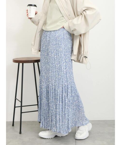 Samansa Mos2 blue(サマンサモスモスブルー)の「花柄プリーツスカート(スカート・レディース・ライトベージュ/ブルー/ブラック・F)」の1枚目の写真