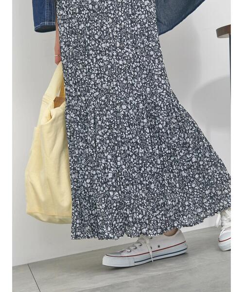 Samansa Mos2 blue(サマンサモスモスブルー)の「花柄プリーツスカート(スカート・レディース・ライトベージュ/ブルー/ブラック・F)」の22枚目の写真