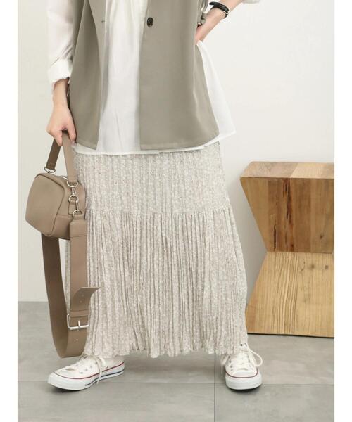 Samansa Mos2 blue(サマンサモスモスブルー)の「花柄プリーツスカート(スカート・レディース・ライトベージュ/ブルー/ブラック・F)」の6枚目の写真