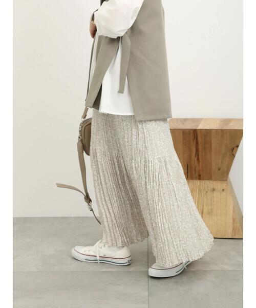 Samansa Mos2 blue(サマンサモスモスブルー)の「花柄プリーツスカート(スカート・レディース・ライトベージュ/ブルー/ブラック・F)」の7枚目の写真