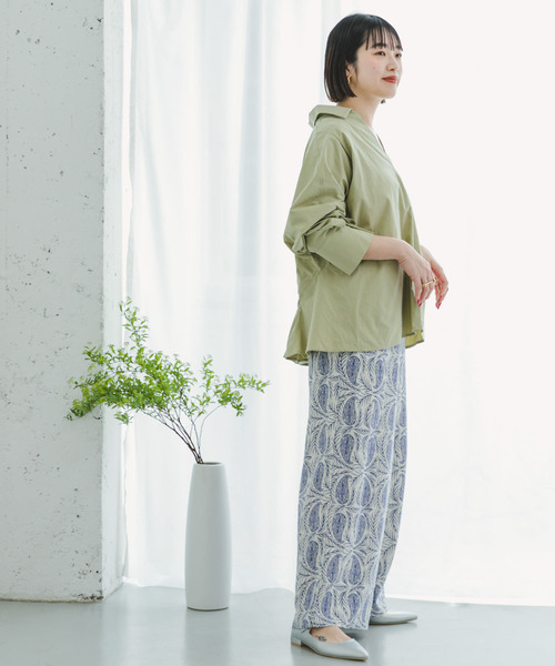 ITEMS URBANRESEARCH(アイテムズ アーバンリサーチ)の「バックギャザースキッパーシャツ(シャツ/ブラウス・レディース・チャコールグレー/オフホワイト/ライトカーキ・FREE)」の17枚目の写真