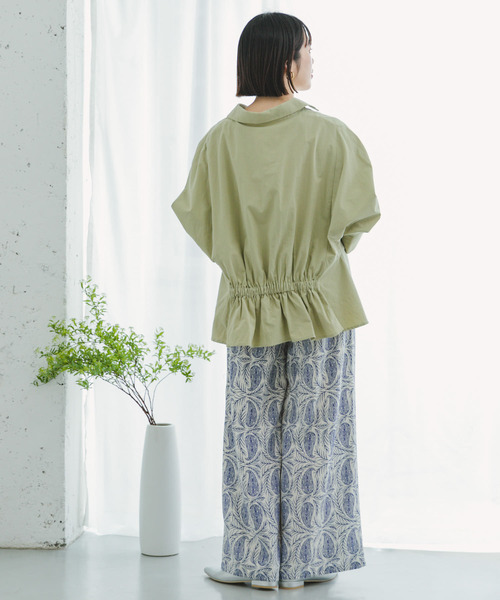 ITEMS URBANRESEARCH(アイテムズ アーバンリサーチ)の「バックギャザースキッパーシャツ(シャツ/ブラウス・レディース・チャコールグレー/オフホワイト/ライトカーキ・FREE)」の19枚目の写真