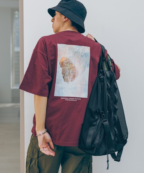 RAGEBLUE（レイジブルー）の「BACK PHOTO PRINT BIG T-SHIRTS/バックフォトプリント/天竺コットン/ビッグシルエットTシャツ（Tシャツ/カットソー・メンズ・ブラック/ホワイト/グリーン/ワインレッド・SMALL/MEDIUM/LARGE）」の2枚目の写真