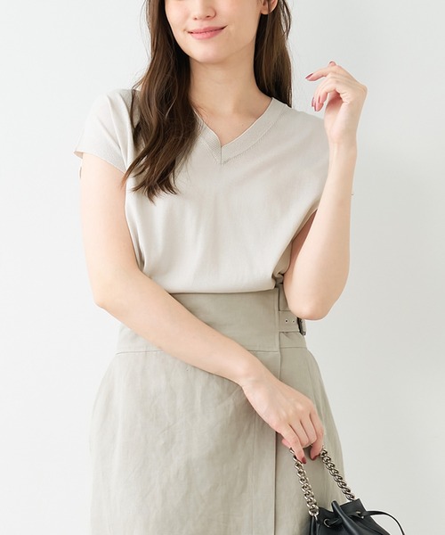 MICA&DEAL（マイカ＆ディール）の「Vネックストレートプルオーバー（ニット/セーター・レディース・モカ/ライトグレー/グリーン/ダークネイビー・FREE）」の2枚目の写真