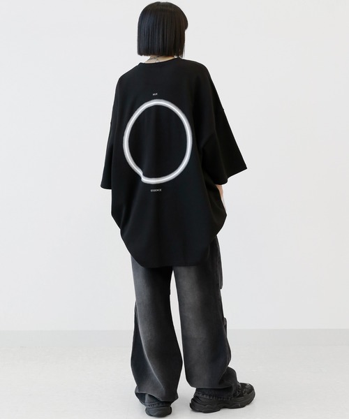 minsobi（ミンソビ）の「モノトーンビッグサークル半袖T オーバーサイズTシャツ（Tシャツ/カットソー・メンズ・ブラック/ホワイト・FREE）」の5枚目の写真