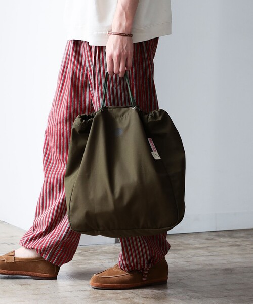BAG'n'NOUN（バッグンナウン）の「BAG'n'NOUN × fennica / 別注 アーミー スピンドル バッグ L オリーブ（トートバッグ・メンズ・オリーブ・ONE SIZE）」の12枚目の写真
