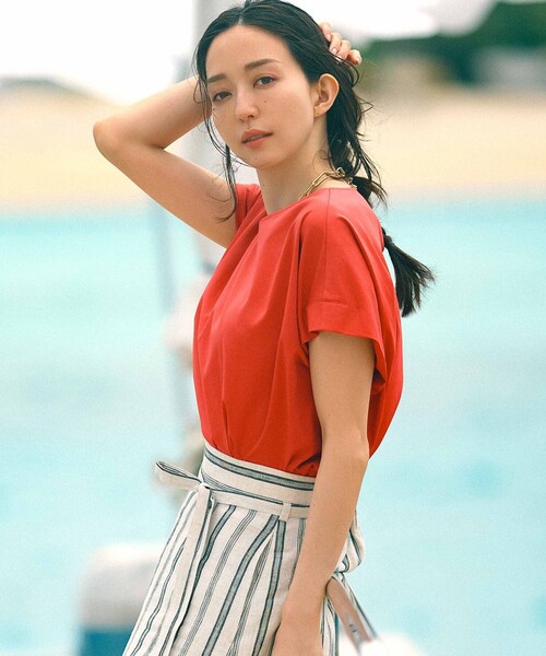 23区(ニジュウサンク)の「【洗える】スムースデザイン フォルム カットソー(Tシャツ/カットソー・レディース・ホワイト系/ベージュ系/イエロー系/カーキ系/ブラック系/オレンジ系・38)」の6枚目の写真