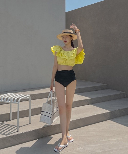 Ritzy(リッツィー)の「オフショルダー フリル ハイウエストビキニ 水着(水着・レディース・イエロー/ホワイト・M/L/XL)」の5枚目の写真