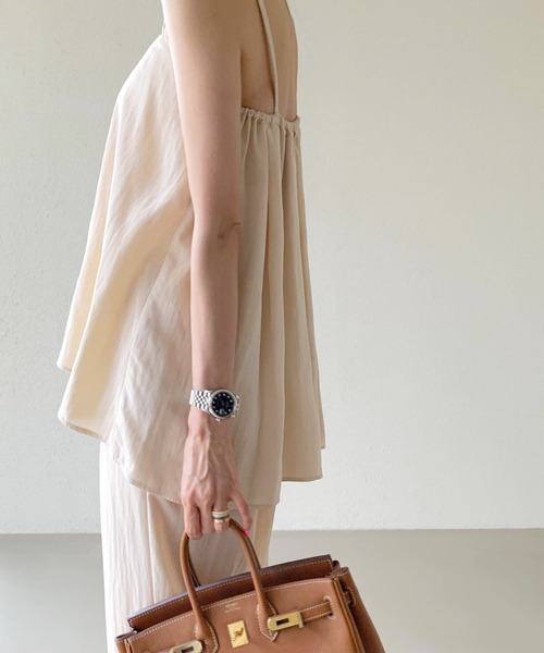 Ulysses（ユリシス）の「【セットアップ】タックデザインキャミソール＆ワイドパンツ（セットアップ・レディース・ネイビー/ベージュ・F）」の4枚目の写真