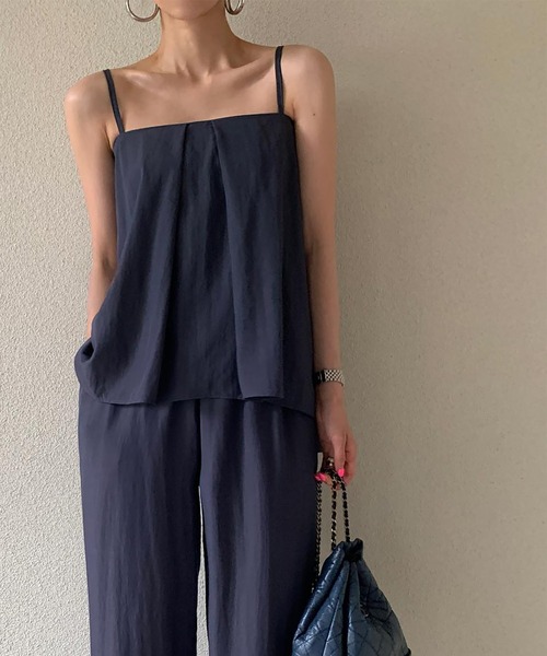 Ulysses（ユリシス）の「【セットアップ】タックデザインキャミソール＆ワイドパンツ（セットアップ・レディース・ネイビー/ベージュ・F）」の9枚目の写真