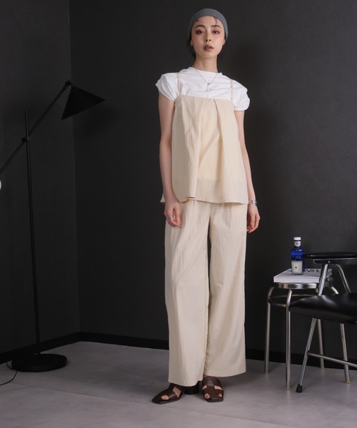 Ulysses（ユリシス）の「【セットアップ】タックデザインキャミソール＆ワイドパンツ（セットアップ・レディース・ネイビー/ベージュ・F）」の12枚目の写真