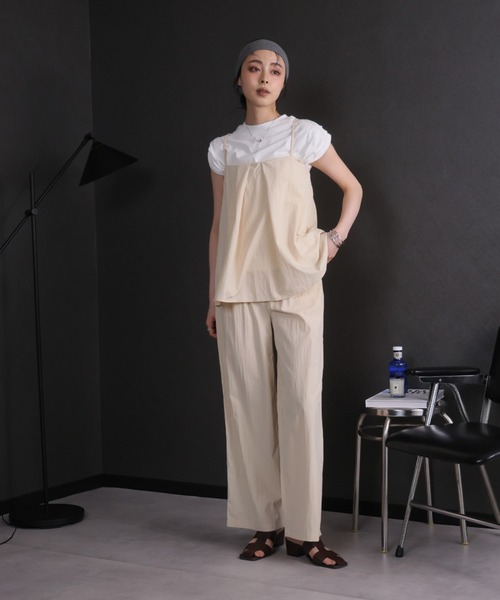 Ulysses（ユリシス）の「【セットアップ】タックデザインキャミソール＆ワイドパンツ（セットアップ・レディース・ネイビー/ベージュ・F）」の13枚目の写真