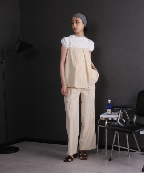 Ulysses（ユリシス）の「【セットアップ】タックデザインキャミソール＆ワイドパンツ（セットアップ・レディース・ネイビー/ベージュ・F）」の14枚目の写真