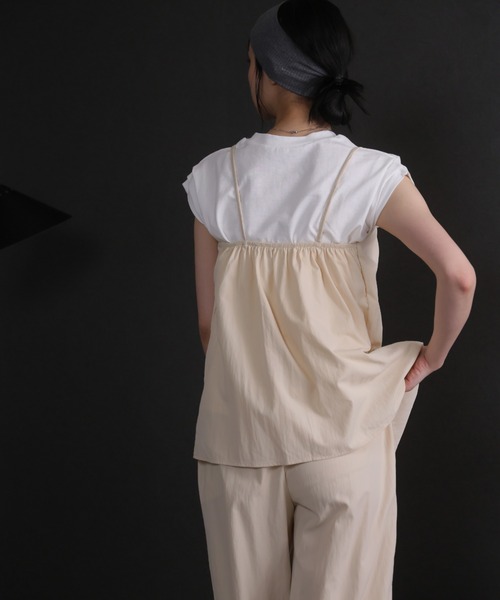 Ulysses（ユリシス）の「【セットアップ】タックデザインキャミソール＆ワイドパンツ（セットアップ・レディース・ネイビー/ベージュ・F）」の18枚目の写真