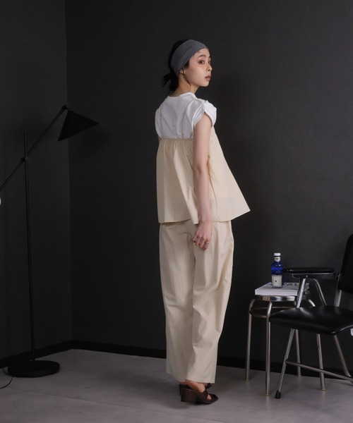Ulysses（ユリシス）の「【セットアップ】タックデザインキャミソール＆ワイドパンツ（セットアップ・レディース・ネイビー/ベージュ・F）」の19枚目の写真