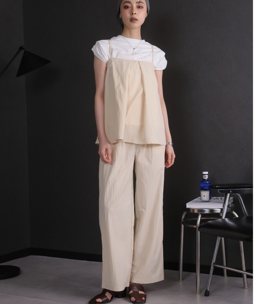 Ulysses（ユリシス）の「【セットアップ】タックデザインキャミソール＆ワイドパンツ（セットアップ・レディース・ネイビー/ベージュ・F）」の11枚目の写真