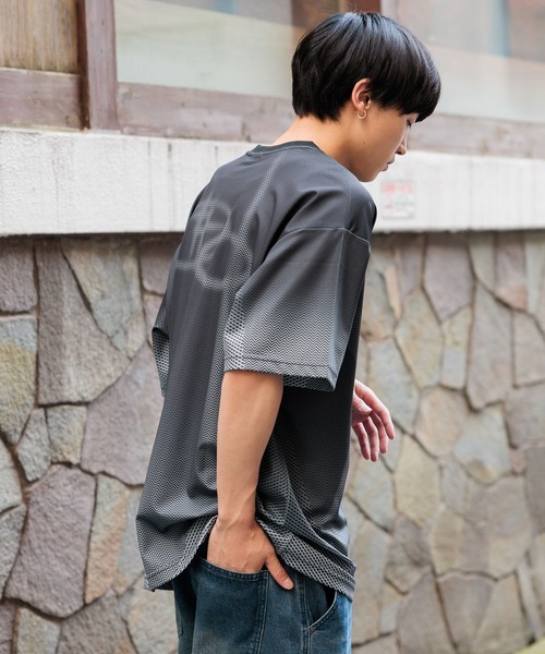 ROMANTIC CROWN（ロマンティッククラウン）の「【UNISEX】ROMANTIC CROWN／サッカｰジャージーT（Tシャツ/カットソー・メンズ・ブラック/ライトブルー・MEDIUM/LARGE）」の18枚目の写真