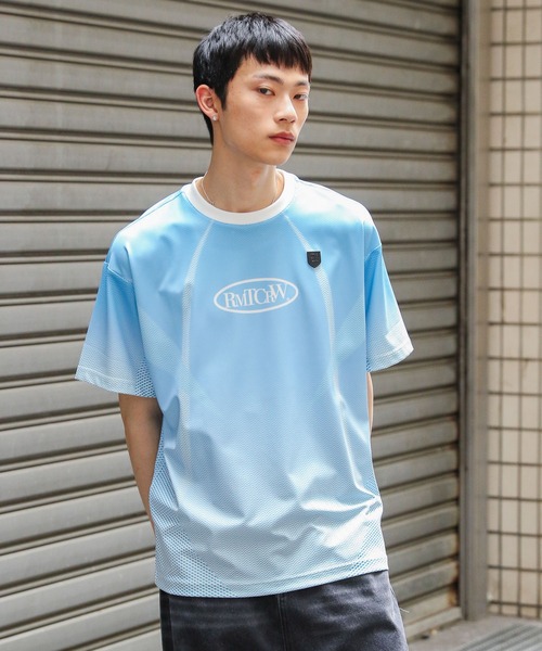 ROMANTIC CROWN（ロマンティッククラウン）の「【UNISEX】ROMANTIC CROWN／サッカｰジャージーT（Tシャツ/カットソー・メンズ・ブラック/ライトブルー・MEDIUM/LARGE）」の13枚目の写真