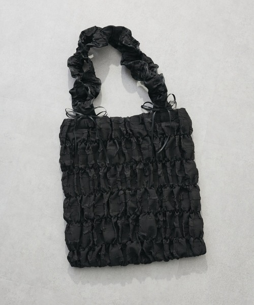 Green　Parks（グリーンパークス）の「・QUONギャザーキルティングリボントートバッグ（トートバッグ・レディース・ブラック/アイボリー/イエロー/ラベンダー・FREE）」の3枚目の写真