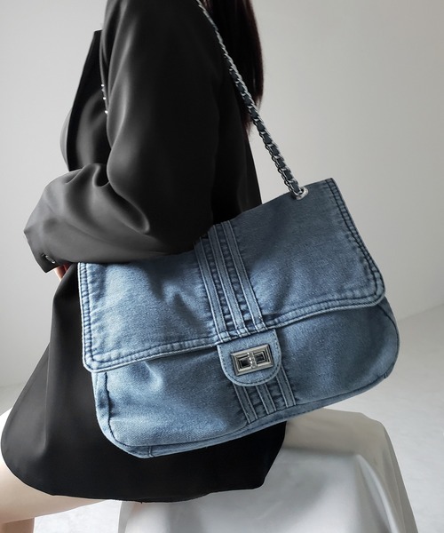 me+em select（ミームセレクト）の「【 ２color 】センターラインウォッシュデニムショルダーバッグ ／ centerline washed denim shoulder bag（ショルダーバッグ・レディース・ブルー/ブラック・FREE）」の4枚目の写真