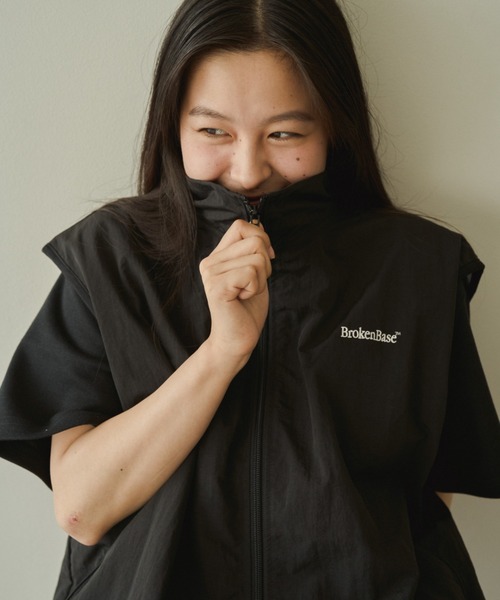 BROKEN BASE（ブロークンベース）の「パッカブル ナイロンベスト（ベスト・メンズ・ブラック/ネイビー/ライム・MEDIUM/LARGE）」の11枚目の写真