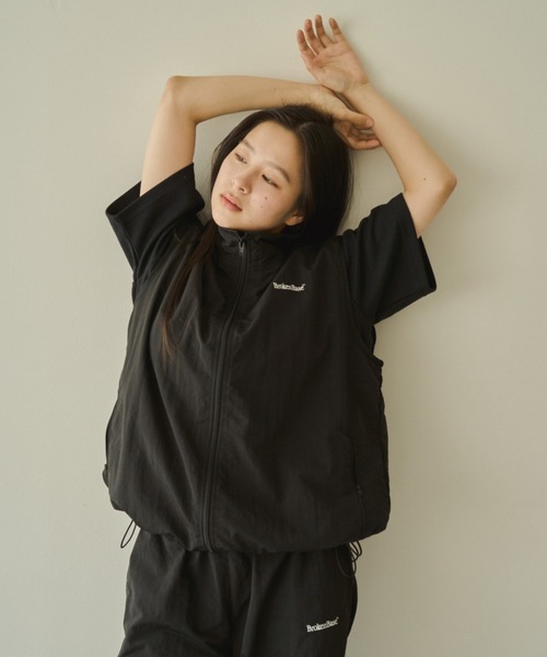 BROKEN BASE（ブロークンベース）の「パッカブル ナイロンベスト（ベスト・メンズ・ブラック/ネイビー/ライム・MEDIUM/LARGE）」の8枚目の写真