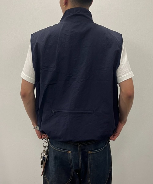 BROKEN BASE（ブロークンベース）の「パッカブル ナイロンベスト（ベスト・メンズ・ブラック/ネイビー/ライム・MEDIUM/LARGE）」の13枚目の写真