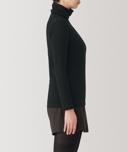 無印良品(ムジルシリョウヒン)の「婦人 起毛フライス編みタートルネック長袖Tシャツ(Tシャツ/カットソー・レディース・ライトグレー/ブラック/ホワイト/ブラック系/マスタード/ライトグレー系・L/M/XL/S)」の16枚目の写真