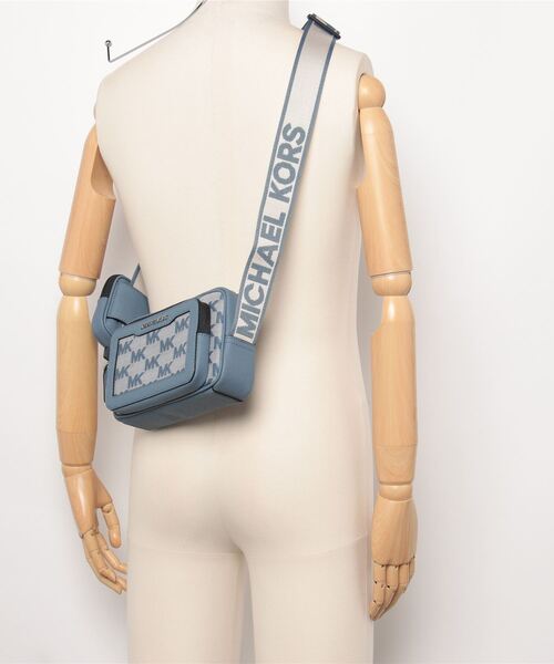 MICHAEL KORS（マイケルコース）の「COOPER ダブルジップ カメラ