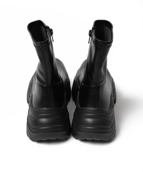 WEGO（ウィゴー）の「WEGO/厚底スニーカーソールショートブーツ（ブーツ・レディース・ブラック/ブラック系その他/シルバー・LARGE/MEDIUM）」の8枚目の写真