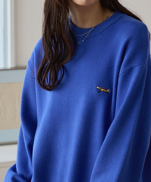 ネイビー リブ編み セーター ポケット付き、袖ワッペン shesame（シーセム）の「ナンバーワッペン刺繍ニット（ニット/セーター