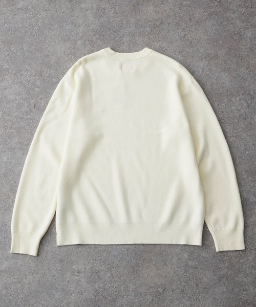 MONO-MART（モノマート）の「<抗ピリング/ウォッシャブル>PENNEYS/ペニーズ 別注 THE FOX ロゴ ワンポイントワッペン刺繍オーバーサイズジャガードスウェットライクニット（ニット/セーター・レディース・チャコール/ブラック系1/オフホワイト/ブラック/ライトグレー/アッシュブラウン/ネイビー/ベージュ/イエロー/レッド/ピンク/パープル系/ブルー・S/L/M）」の14枚目の写真