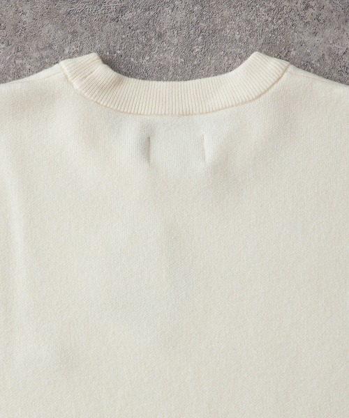 MONO-MART（モノマート）の「<抗ピリング/ウォッシャブル>PENNEYS/ペニーズ 別注 THE FOX ロゴ ワンポイントワッペン刺繍オーバーサイズジャガードスウェットライクニット（ニット/セーター・レディース・チャコール/ブラック系1/オフホワイト/ブラック/ライトグレー/アッシュブラウン/ネイビー/ベージュ/イエロー/レッド/ピンク/パープル系/ブルー・S/L/M）」の15枚目の写真