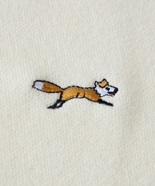 MONO-MART（モノマート）の「<抗ピリング/ウォッシャブル>PENNEYS/ペニーズ 別注 THE FOX ロゴ ワンポイントワッペン刺繍オーバーサイズジャガードスウェットライクニット（ニット/セーター・レディース・チャコール/ブラック系1/オフホワイト/ブラック/ライトグレー/アッシュブラウン/ネイビー/ベージュ/イエロー/レッド/ピンク/パープル系/ブルー・S/L/M）」の16枚目の写真